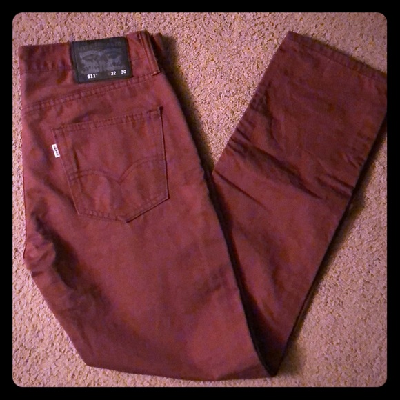 ✖️SOLD✖️32W 30L Plum Levi’s Jeans - Picture 1 of 3